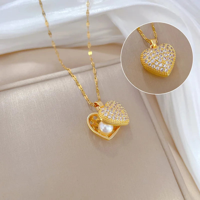 Fashionable and Luxurious Peach Heart Pearl Oyster Necklace