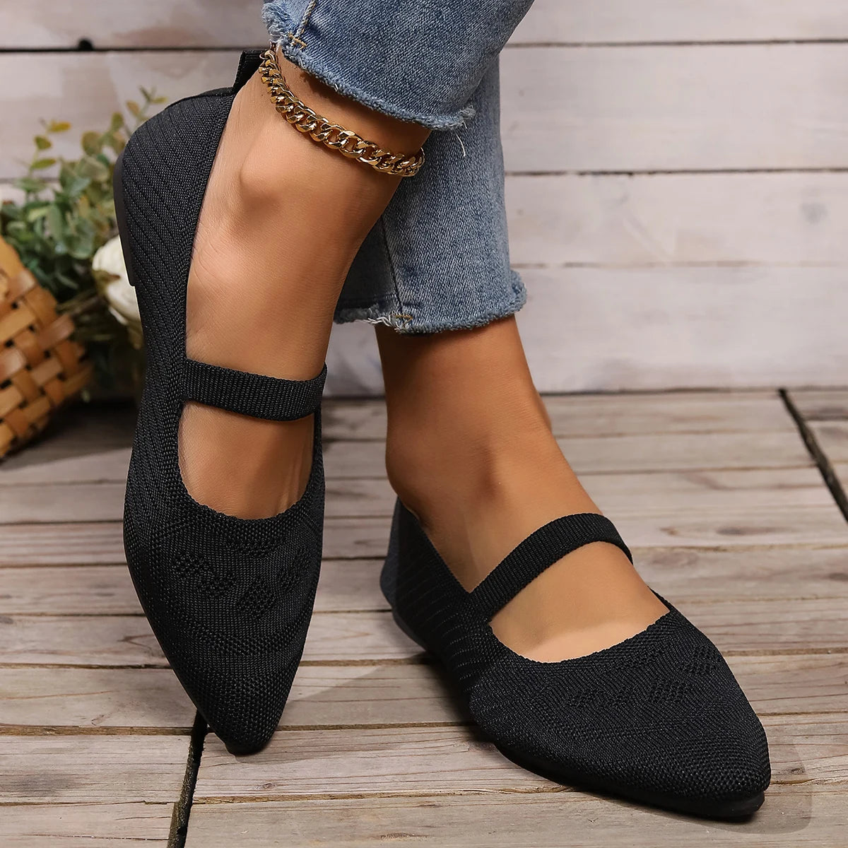 Pointed Toe Flat Solid Color Knitted Slip on Shoes