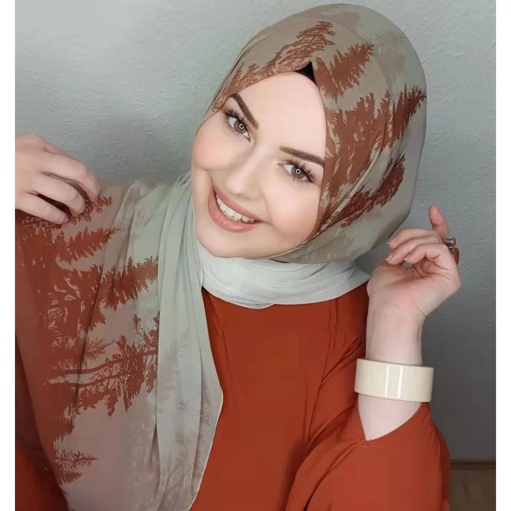 Modischer, langer Chiffon-Hijab