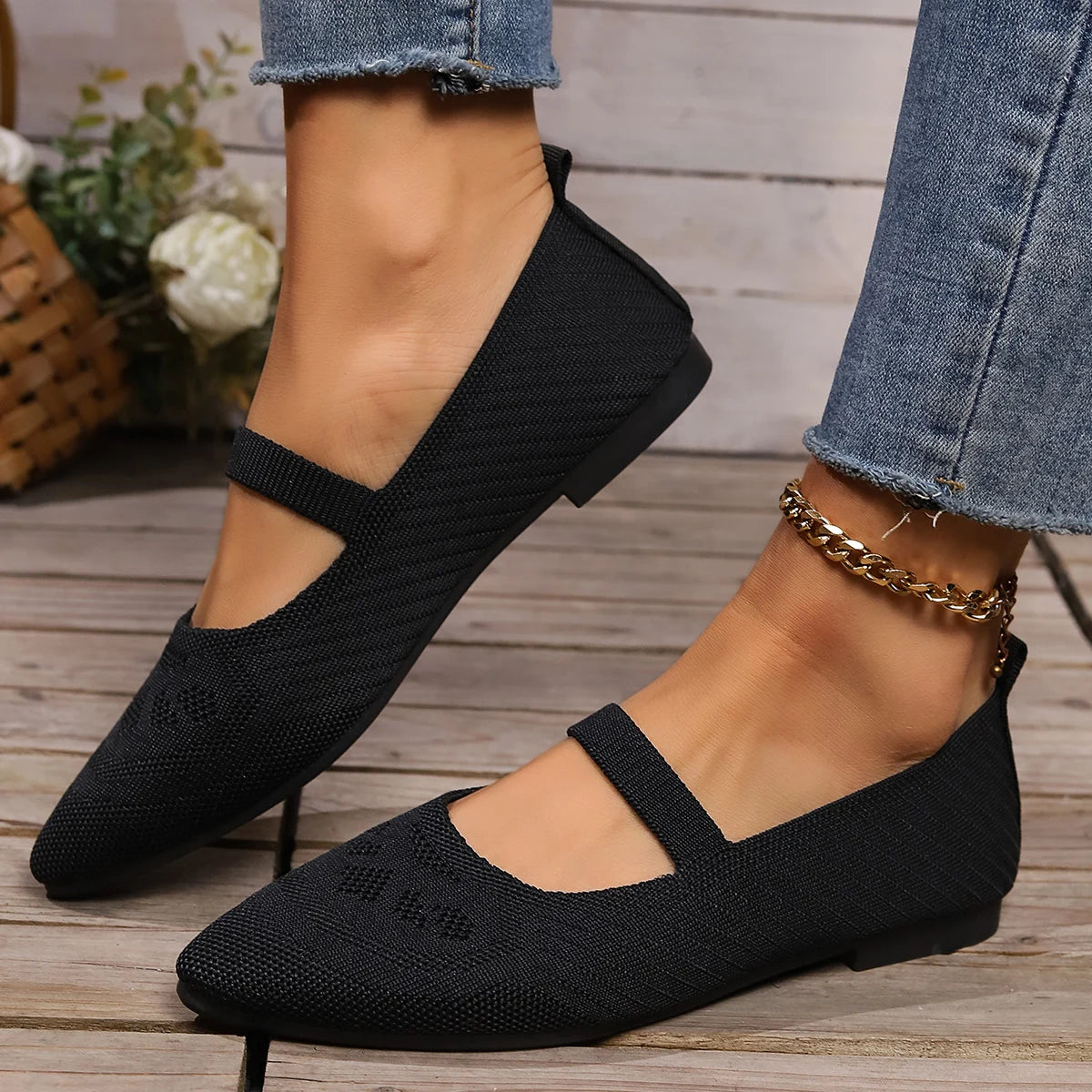 Pointed Toe Flat Solid Color Knitted Slip on Shoes