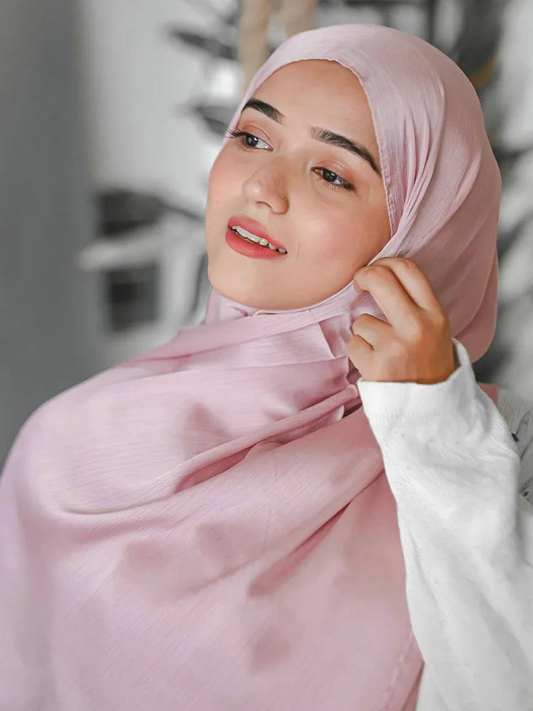 Hijab satinado arrugado